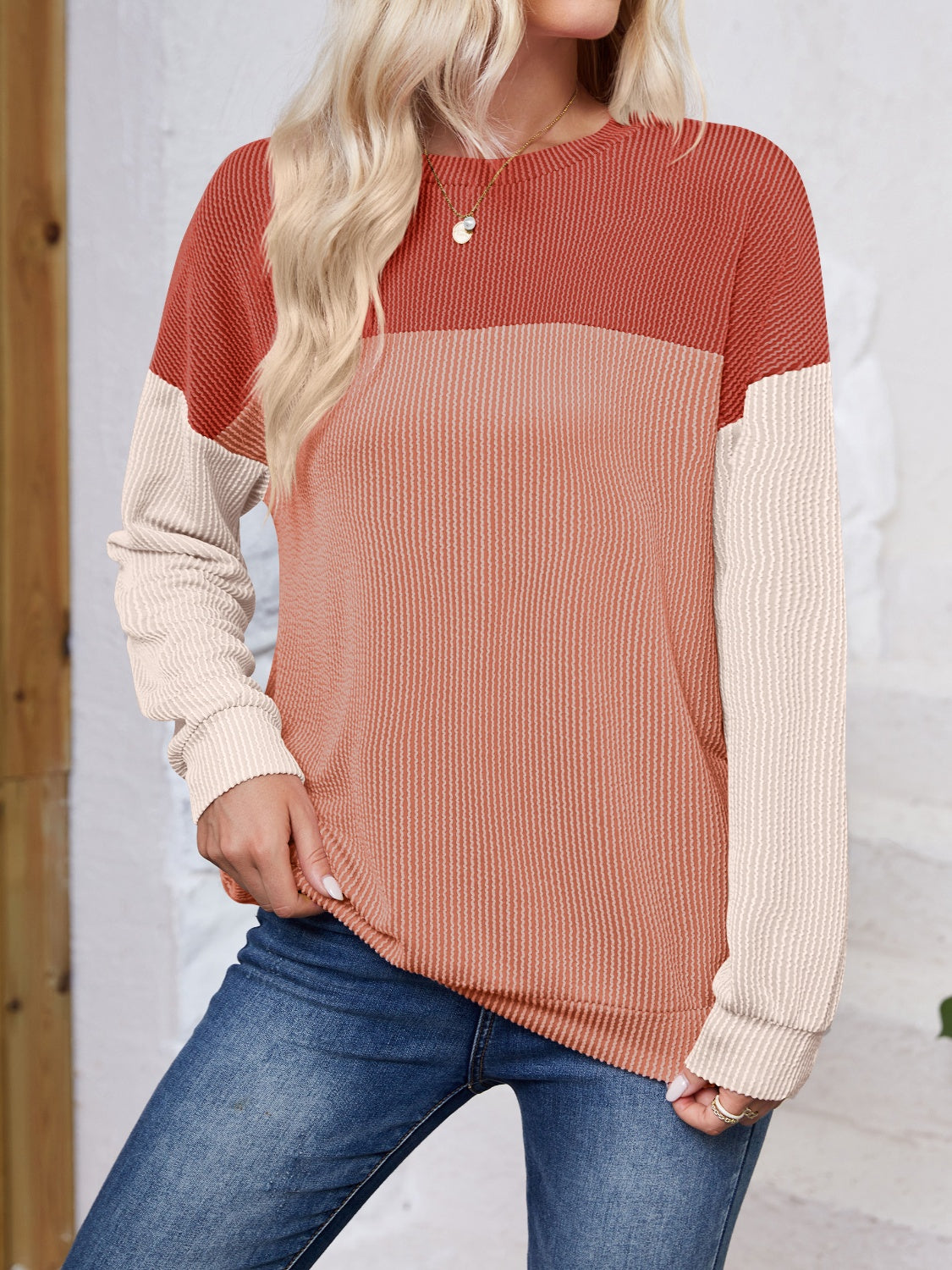 Lovelet Color Block Round Neck Long Sleeve Sweatshirt